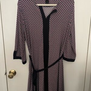 Ann Taylor Chic Pink and Navy Patterned Dress. Excellent Used Condition.